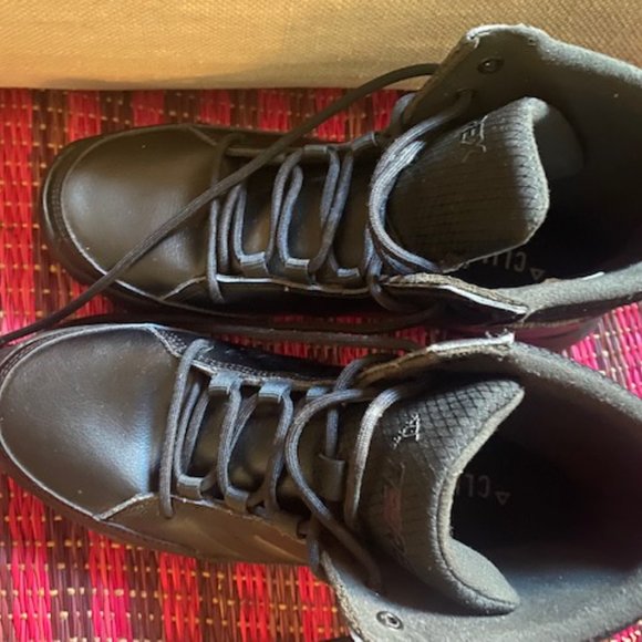 ADIDAS Climawarm Traxion boots - women's size 8.5 - black on black - Picture 4 of 9